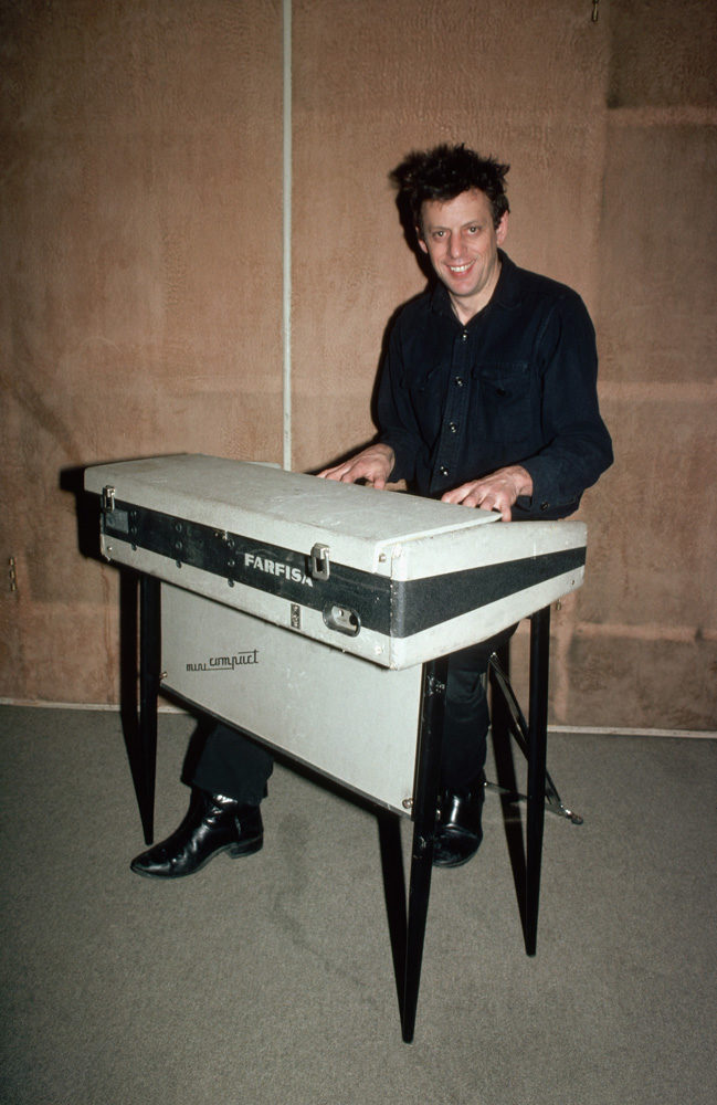 Philip Glass - 1000 Airplanes On The Roof Philip Glass - 1000 Airplanes On The Roof