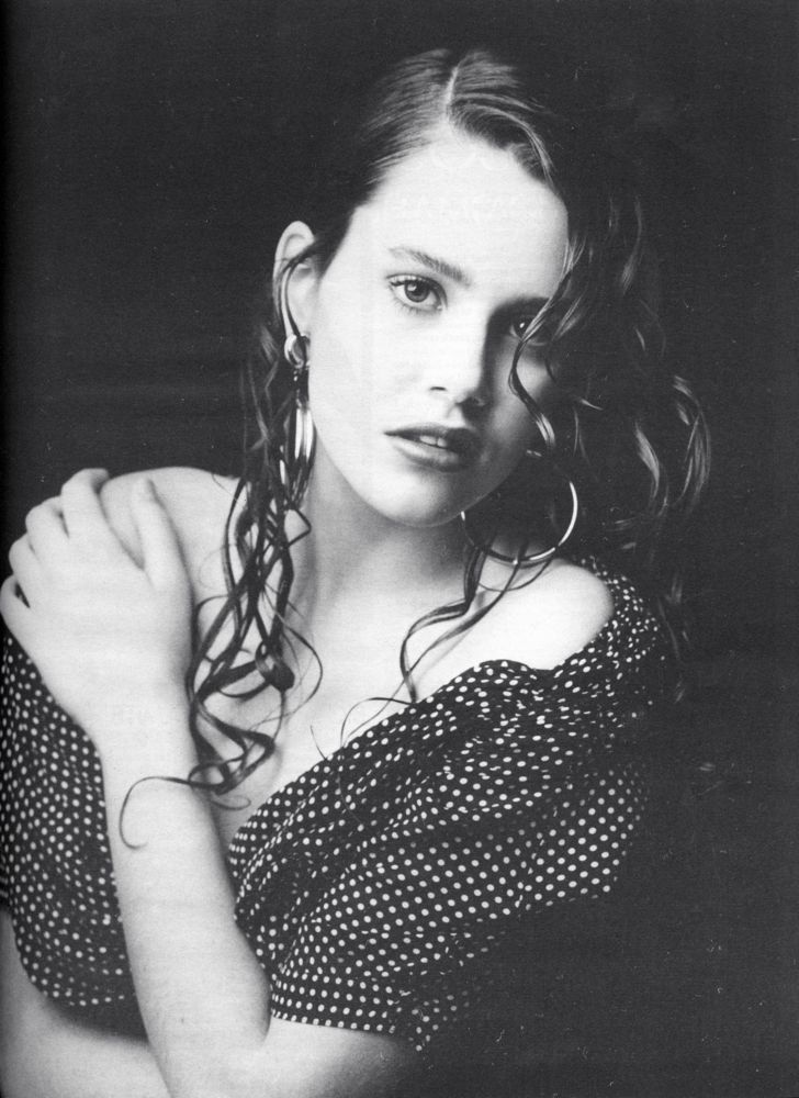 Ione skye photos