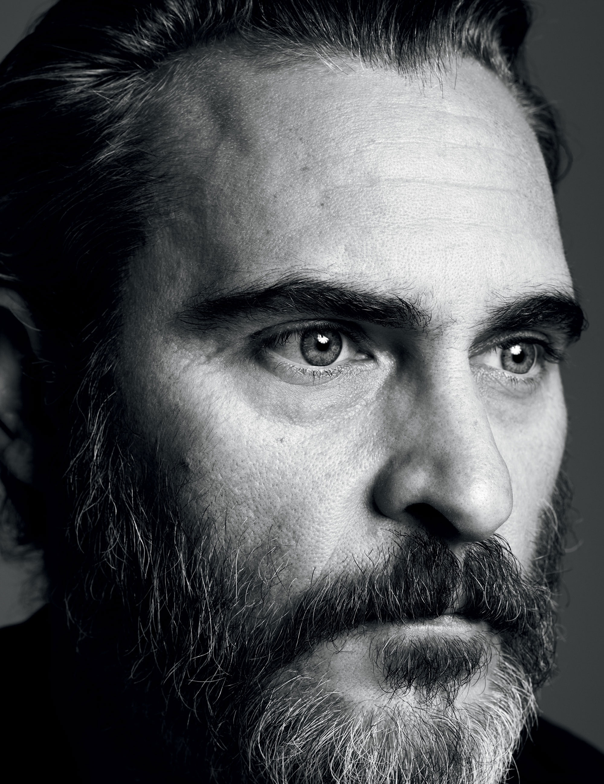 Joaquin Phoenix Talks To Will Ferrell About Social Media Riding