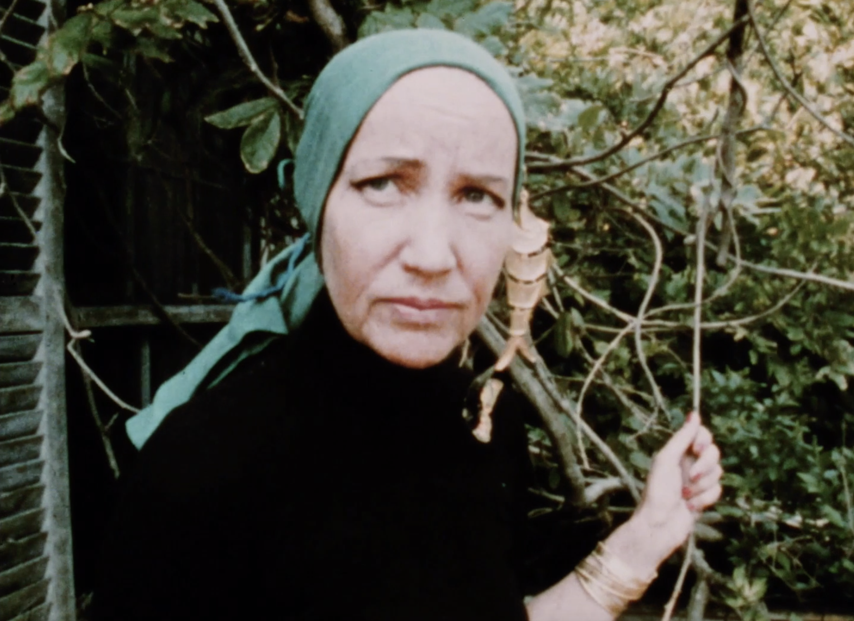 Watch Grey Gardens Little Edie Talking About Her Cats In Lost