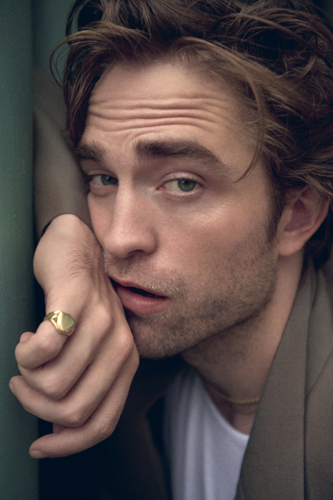 Robert Pattinson tells Willem Dafoe what he's terrified about