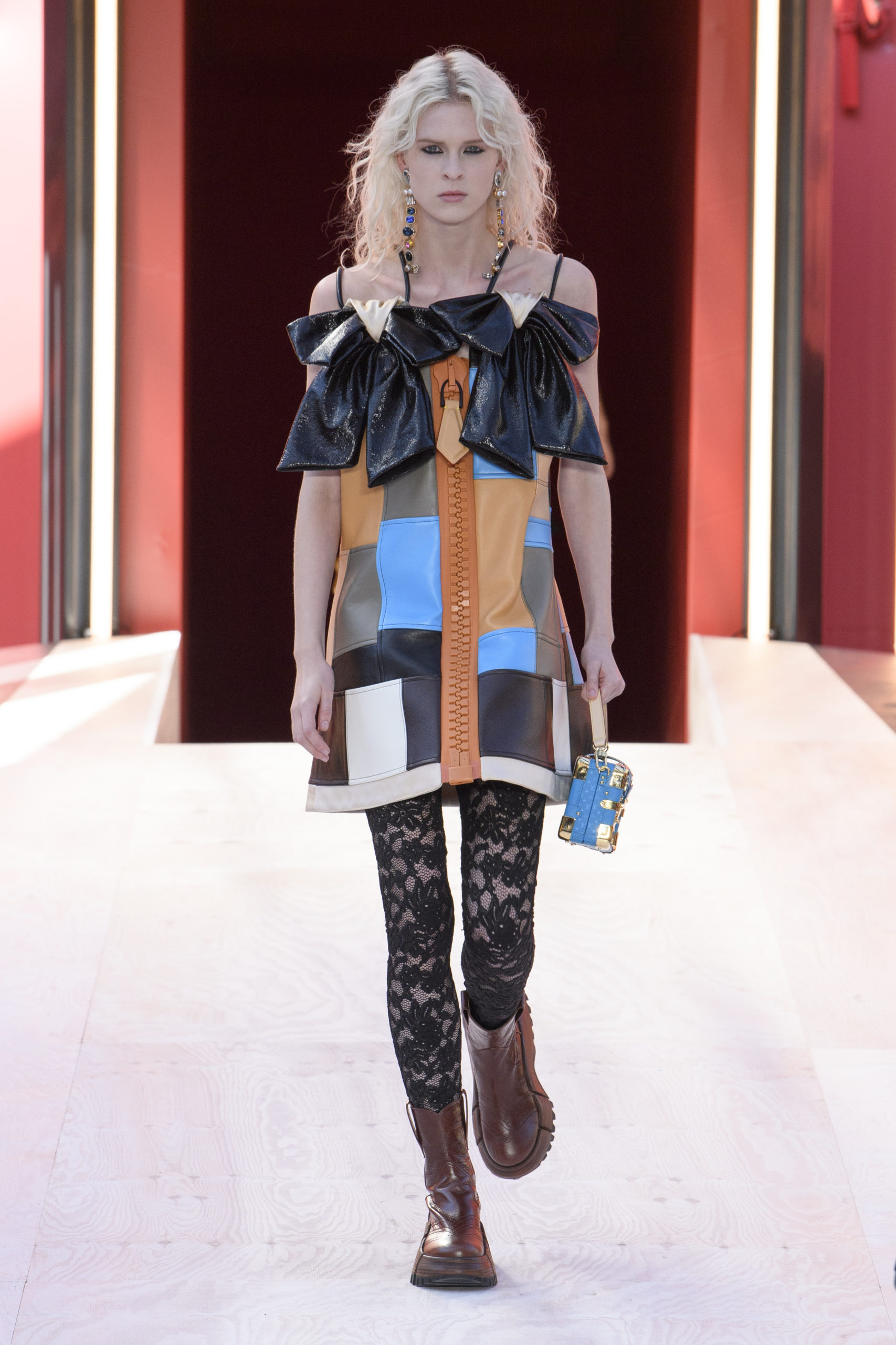 PFW SS23: Louis Vuitton - The Glass Magazine