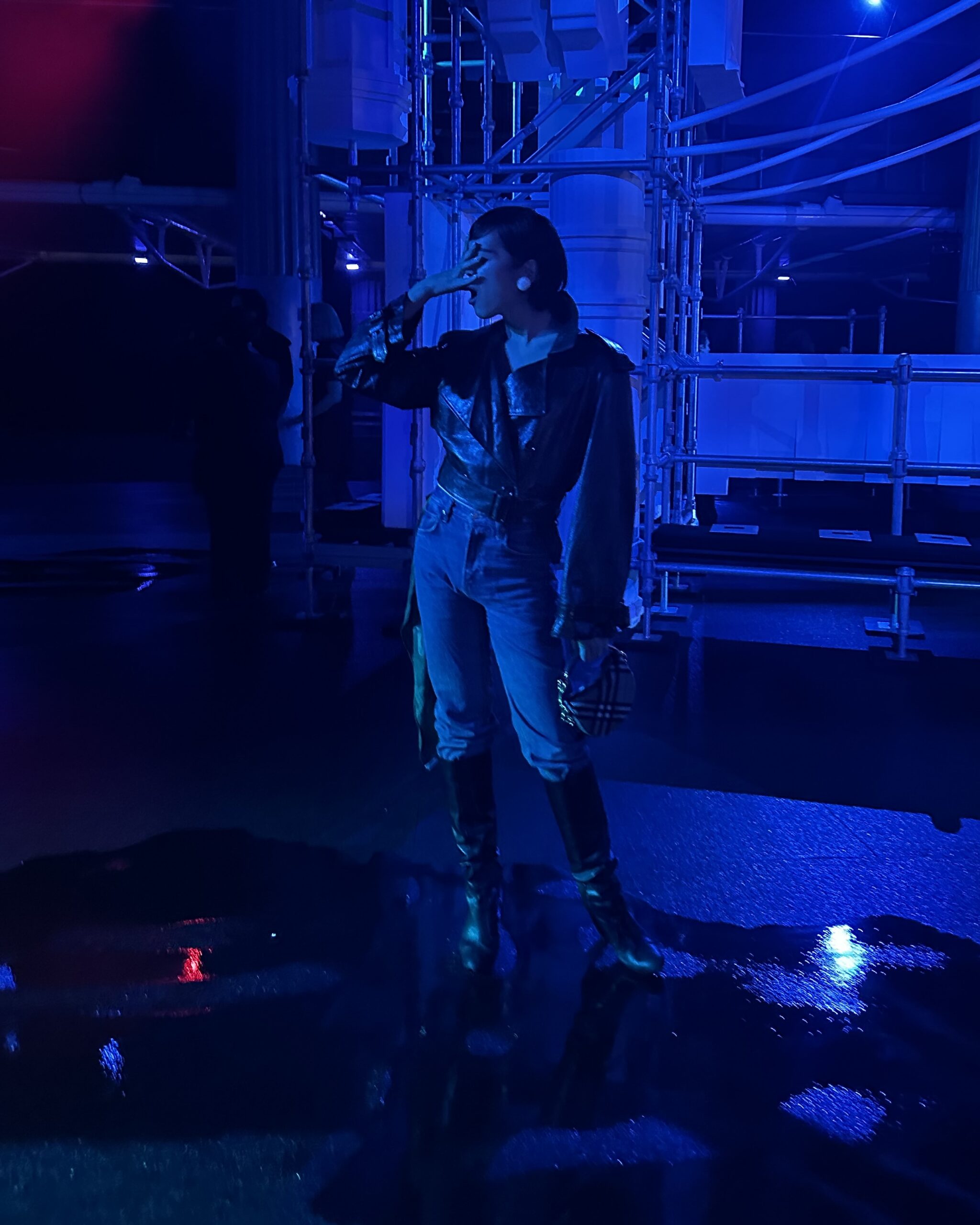 Dara makes a splash.