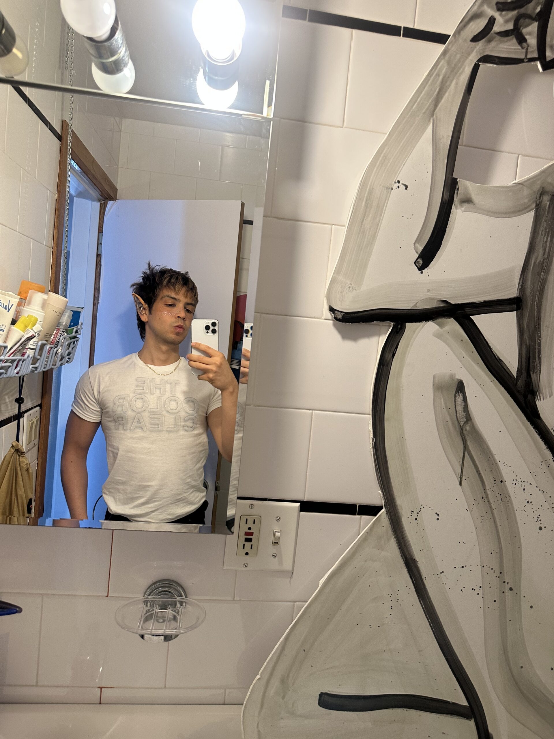 “Find a New Apartment”: Julio Torres Has Some Advice for Our Readers